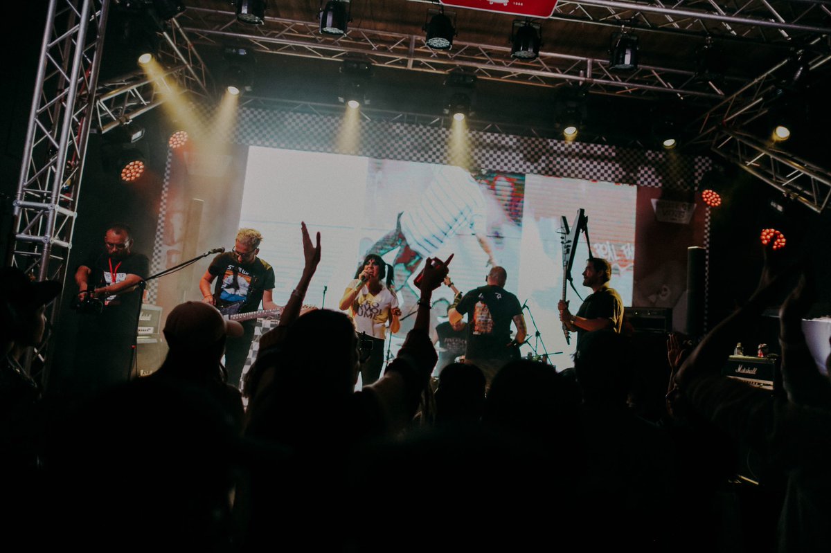 vforvolume's tweet photo. GRACIAS! #houseofvans #vforvolume https://t.co/3iSnUcLD3i