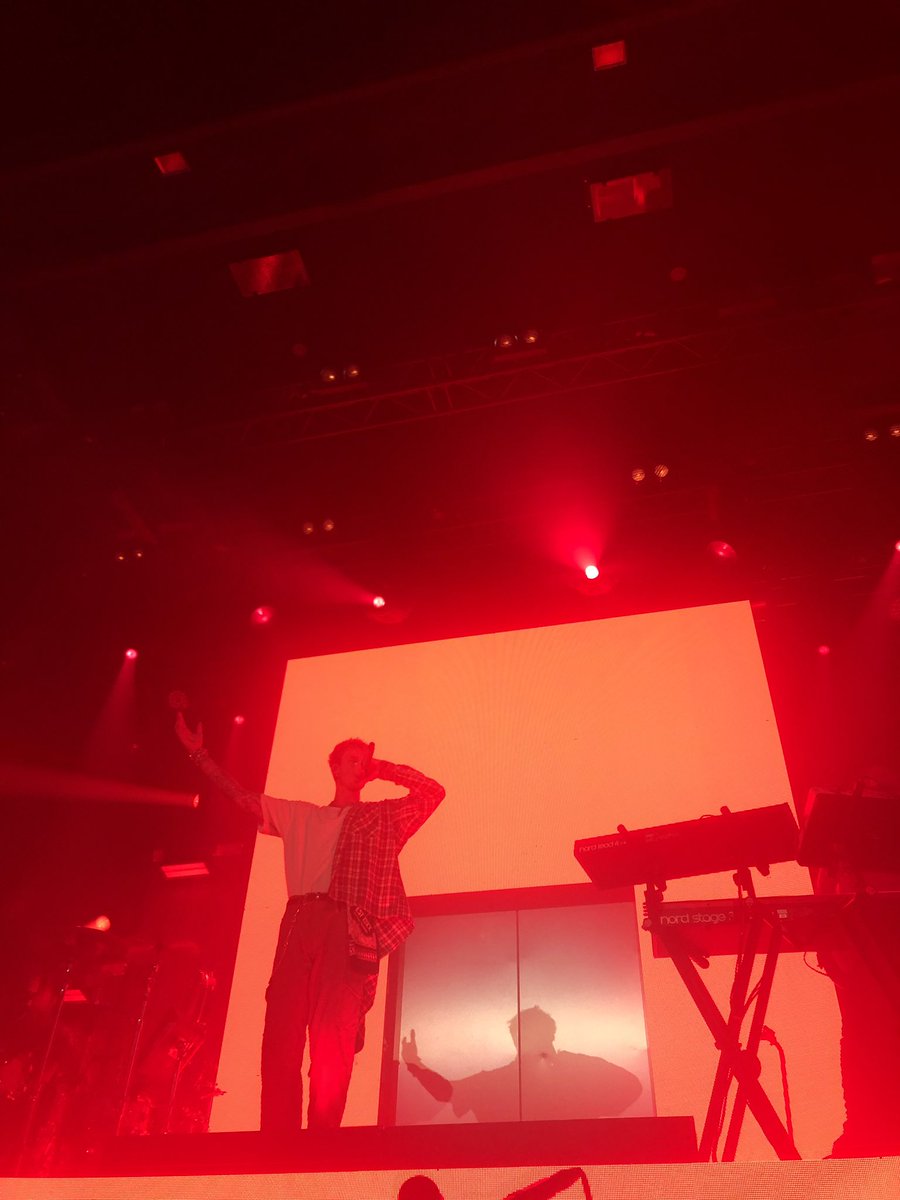 drtroms's tweet photo. @machinegunkelly i love you. #HotelDiabloTour was fucking amazing🖤 https://t.co/0l2fG5SvGt
