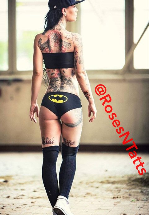 RosesNTatts's tweet photo. #SexySaturday
#SexyBatManAss https://t.co/eXKFeTCAMn