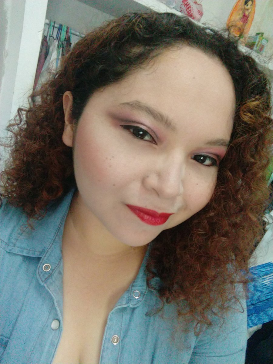 Annie_483's tweet photo. I did my best...sorry if I did a mistake hahaha #TryingToMake #FirstAttempt #BoyGeorge #BoyGeorgeMakeUp #MakeUp https://t.co/B3k1UVRa3u