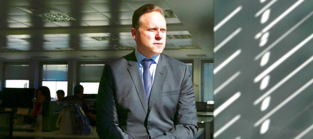 "¿Por qué prefieren dar subvenciones a bajar impuestos? Porque la rebaja fiscal da poder a la sociedad civil y las subvenciones dan poder al Estado"

<a href="/dlacalle/">Daniel Lacalle</a>