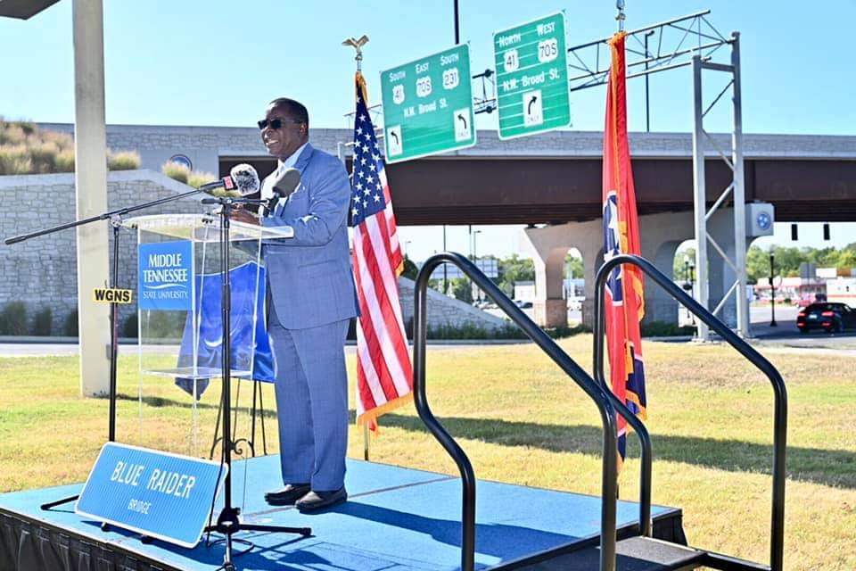 On Thursday, MTSU President Sidney McPhee announced the loss of his niece due to Hurricane Dorian, and the re-instituting of the Raider Relief program to send aid to other affected families. All Bahamian student's families have been reached.

mtsusidelines.com/2019/09/we-hav…