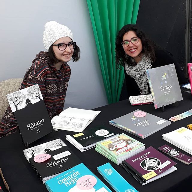 Últimas horas del sábado para venir a @ficsantiago, pasen a saludar a @jorodrip y @vale.lopresti #ficsantiago #cómic #libros ift.tt/2PU95xs