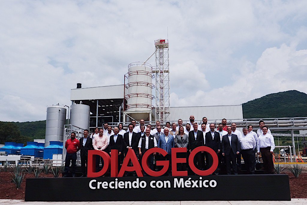 La industria tequilera suma al posicionamiento de #Jalisco, al incrementar su capacidad productiva, el dinamismo de sus exportaciones y la atracción de inversión extrajera como la apertura de la nueva planta de <a href="/Diageo_NA/">Diageo North America</a> en #Atotonilco.