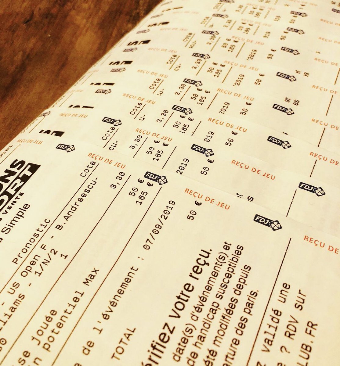 BoozPronos's tweet image. Il faut des couilles pour mettre 500€ sur du 3.30 en finale de l'#usopen contre Serena 😁

Andreescu 3.30 ✔️✔️✔️

500€ --&amp;gt; 1650€ ✔️✔️✔️

3/3 pour les buteurs avec un cote moyenne de 3 et 2/3 pour les MISSILES la famille ! 

Un max de RT en guise de soutien de la famille 🙌🏼