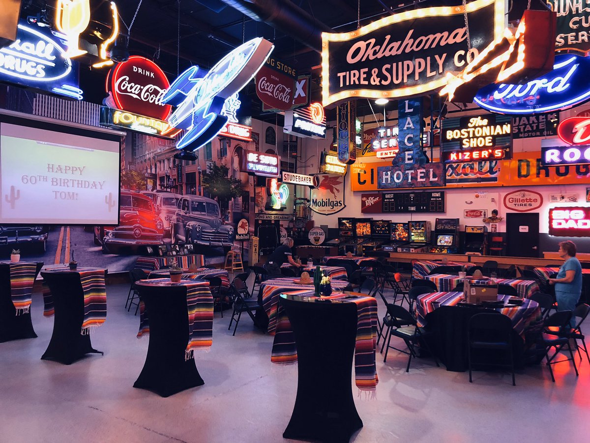 stokelyevents's tweet photo. Decorations are set! Let’s get ready to party! 🎉🎂🕺#Tulsa #Neon #Party https://t.co/6ZMLT7Bc4x