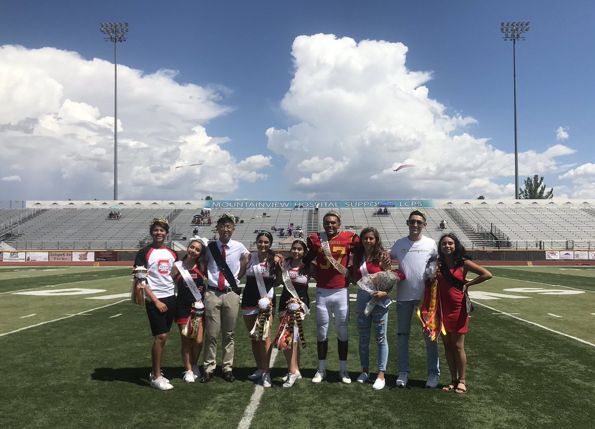 CentennialHawk's tweet photo. 2019 CHS Homecoming Court!! Congratulations to Freshman Prince Matthew Britton, Freshman Princess Makayla Zamora, Sophomore Princess Angelina Randazzo, and Homecoming Queen Senior Isabelle Galaz❤️🖤💛 https://t.co/ATJ5zcGlDB