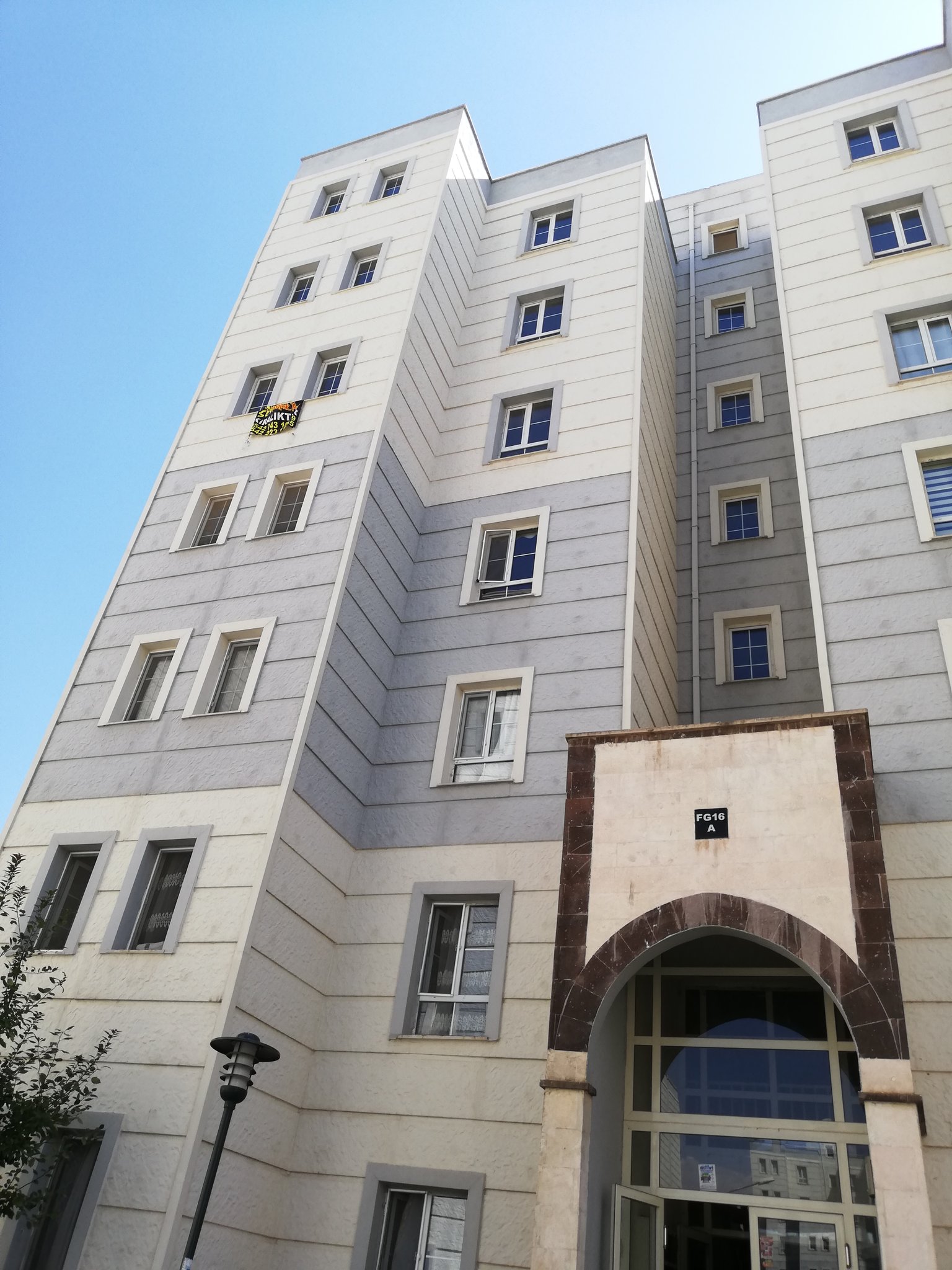 sen emlak on twitter sanliurfa viransehir oki de 2 arti 1 kiralik daire 500 tl telefon 0542 223 11 35 https t co neerducpze twitter