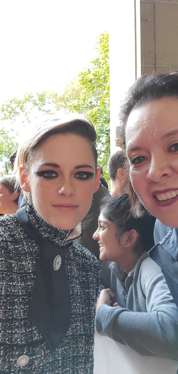 leaf_chick's tweet photo. My Kiki!!!!  So thrilled to get  pic with #KristenStewart during #Seberg premiere at #TIFF19.  She is so beautiful and took a pic with all of us. We love you K😘 
#Toronto #TIFF https://t.co/c73tdKy3aO