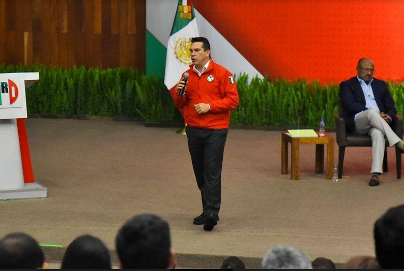 PrensaCENPRI's tweet photo. #Comunicado | Convoca @alitomorenoc, Presidente del @PRI_Nacional, a cuidar todos los días el respeto al estado de derecho, la división de poderes y las libertades de los mexicanos.

📄 https://t.co/C9LXnlIys0 https://t.co/RbQPVLAODu