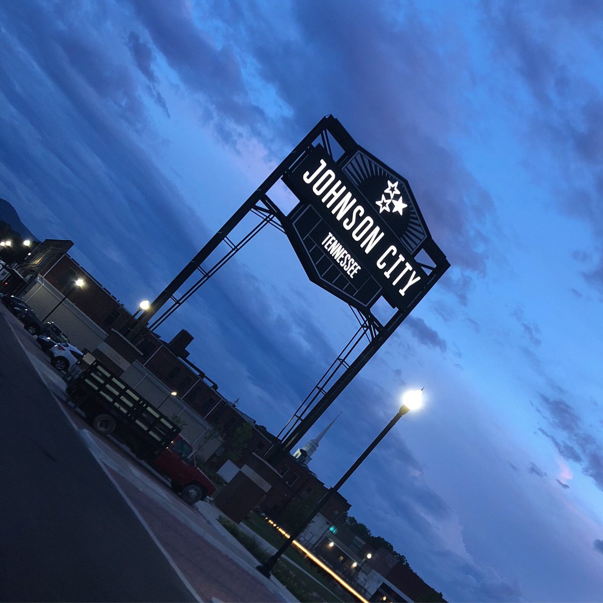 DowntownJCTN's tweet photo. HOME {hōm} n. 
A place or feeling of belonging; a gathering place for family and friends to join together in love and laughter. 
#downtownjctn #kingcommons #noplacelikehome #northeasttn #jclandmarksign https://t.co/Su7lqtnSdQ