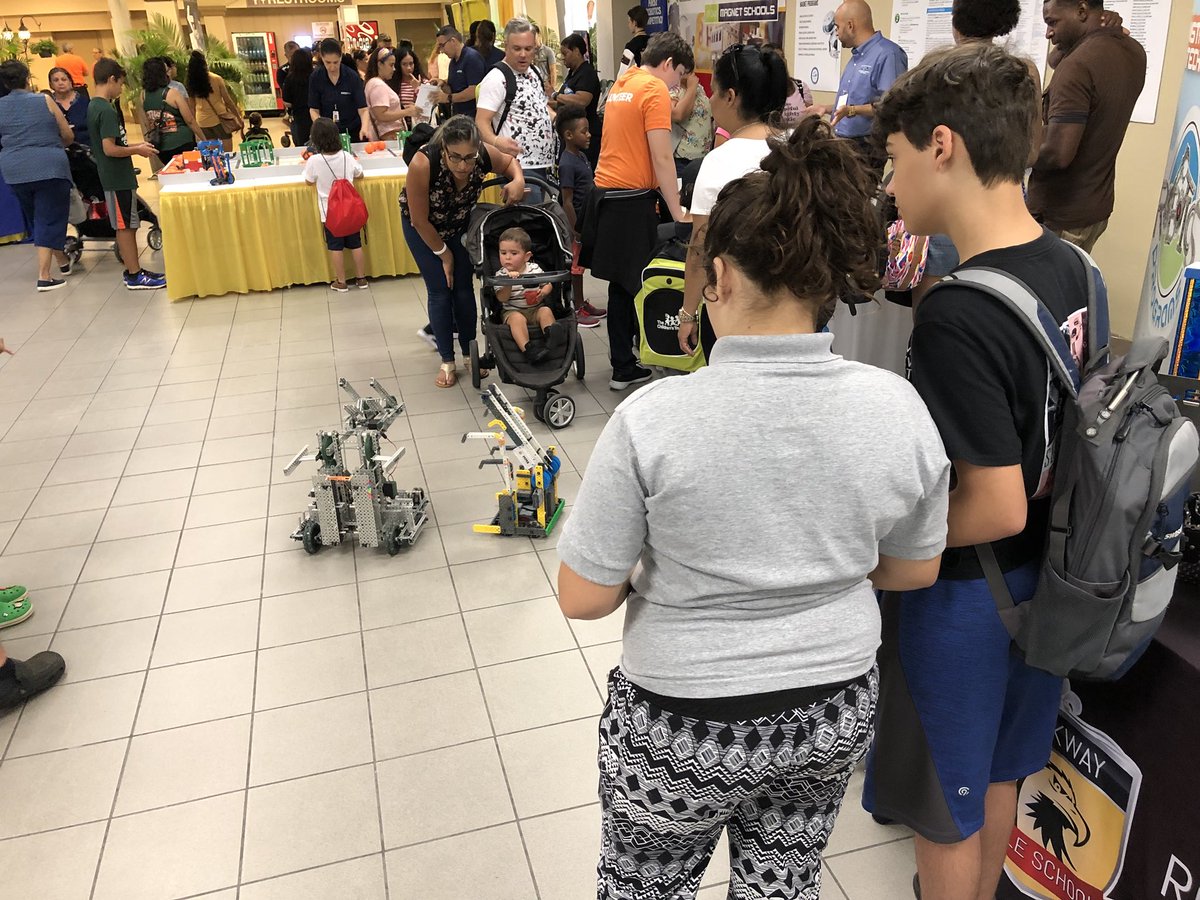rmsfalcons's tweet photo. Great day today at the @childrenstrust Family Expo! #FalconsAssemble @MDCPSCentral @MartaPerezMiami @miamimagnets @STEMDesignation @STEMDesignation @MDCPS_MSR @MDCPS @MDCPSCommunity https://t.co/6t5Kju2dmT