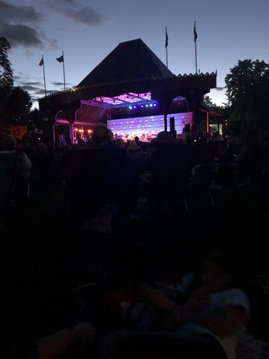 senoratraub's tweet image. Weekends mean making forts. And banana ice cream. And doing acroyoga. And going to a polo match and then a Latin music festival. And dancing salsa. #hartfordhasit #explorect #losfinesdesemana