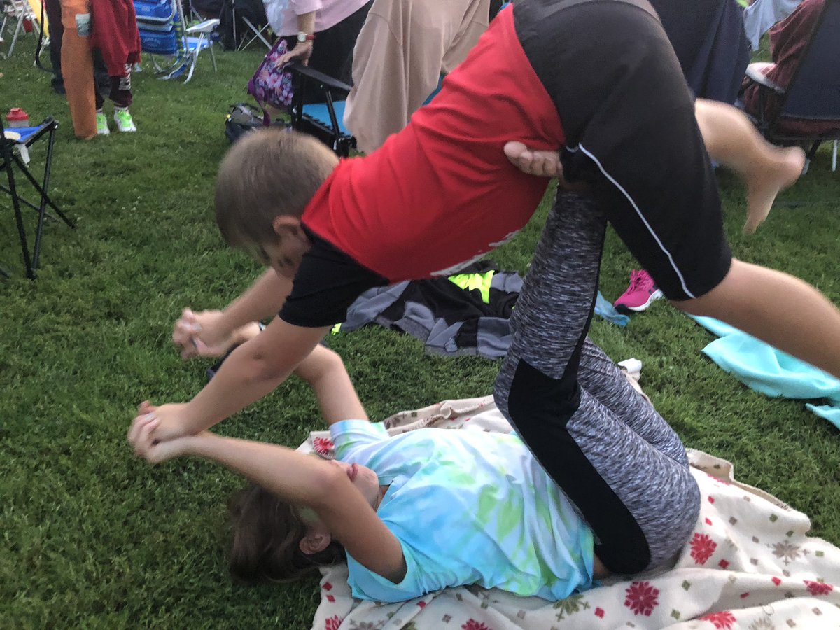 senoratraub's tweet image. Weekends mean making forts. And banana ice cream. And doing acroyoga. And going to a polo match and then a Latin music festival. And dancing salsa. #hartfordhasit #explorect #losfinesdesemana