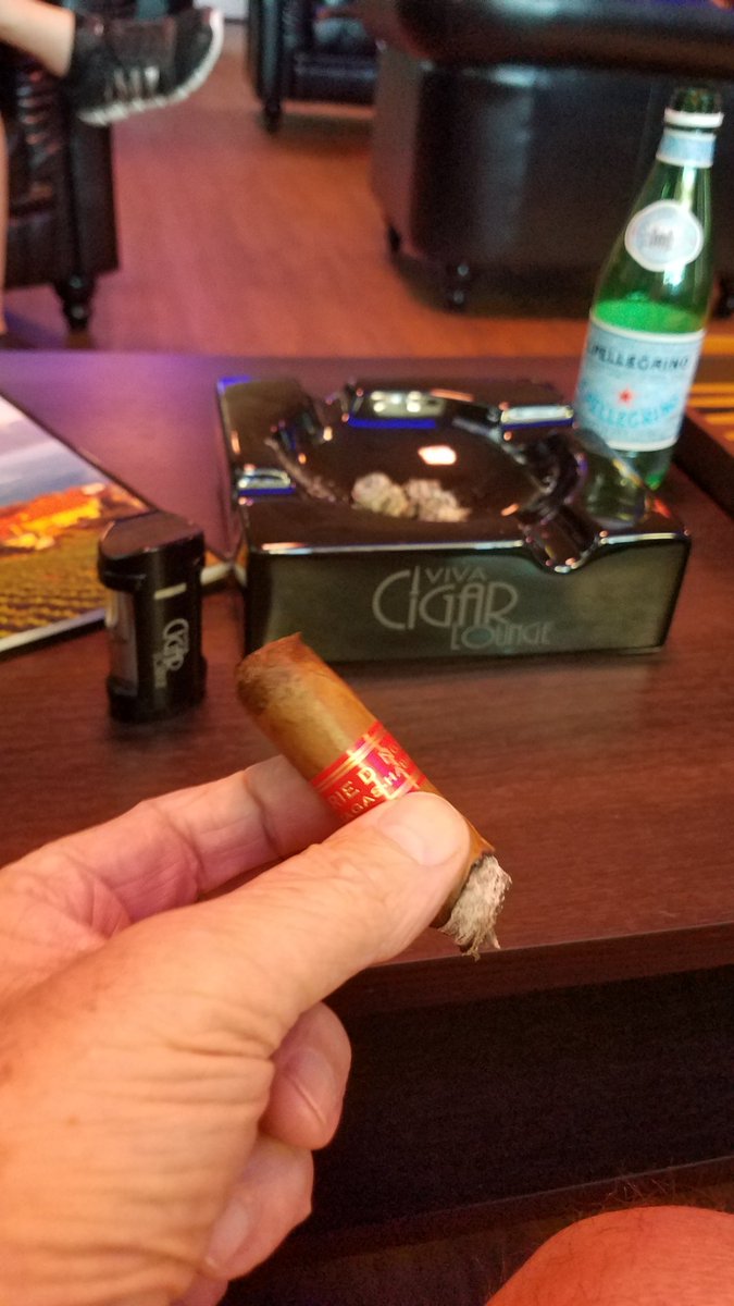 ClassicRoy's tweet photo. #Partagas #habana #VivaCigarLounge #RanchoMirageCA #cigarClub #dogfriendly #cigarpatio #cigarherf https://t.co/H1zgslUuhJ #livemusic https://t.co/ZBme1nSC0q