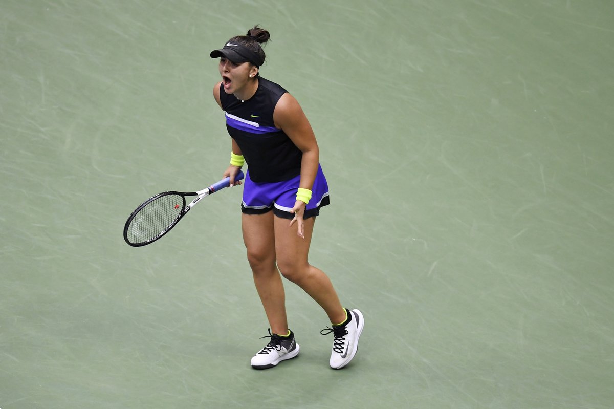 Sportsnet's tweet photo. A 19-year-old from Mississauga just beat Serena Williams to win the #USOpen  

That’s a real sentence.🤩 #SheTheNorth 

📸: @AP https://t.co/44FehH3qYt