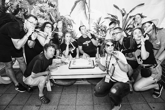 BedlamVodka's tweet photo. HAPPY FREAKIN’ BDAY @hopscotchfest !!! Thank you for bringing some incredible music and good times to the #oakcity for the past 10 years. Cheers to 100 more 🎈 🎉 🧁 📸: @terrencejonesphoto
#bedlamvodka #bringthebedlam #liverebelliously #raleigh #hopsco… https://t.co/cl683wQ5VG https://t.co/GCo1vZvnjB