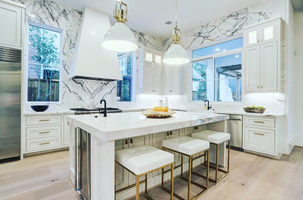 HollyThomp's tweet photo. Weekends are for working hard and helping my amazing clients achieve their dreams! 🌟

Let’s go House Hunting!

#hollythompsonrealtor #houston #realestate #houstonrealtor #weekend #goals #home #design #interiordesign #kitchen #luxury #fun #luxuryliving #exprealty #exprealtyproud https://t.co/8MhfxJvByQ