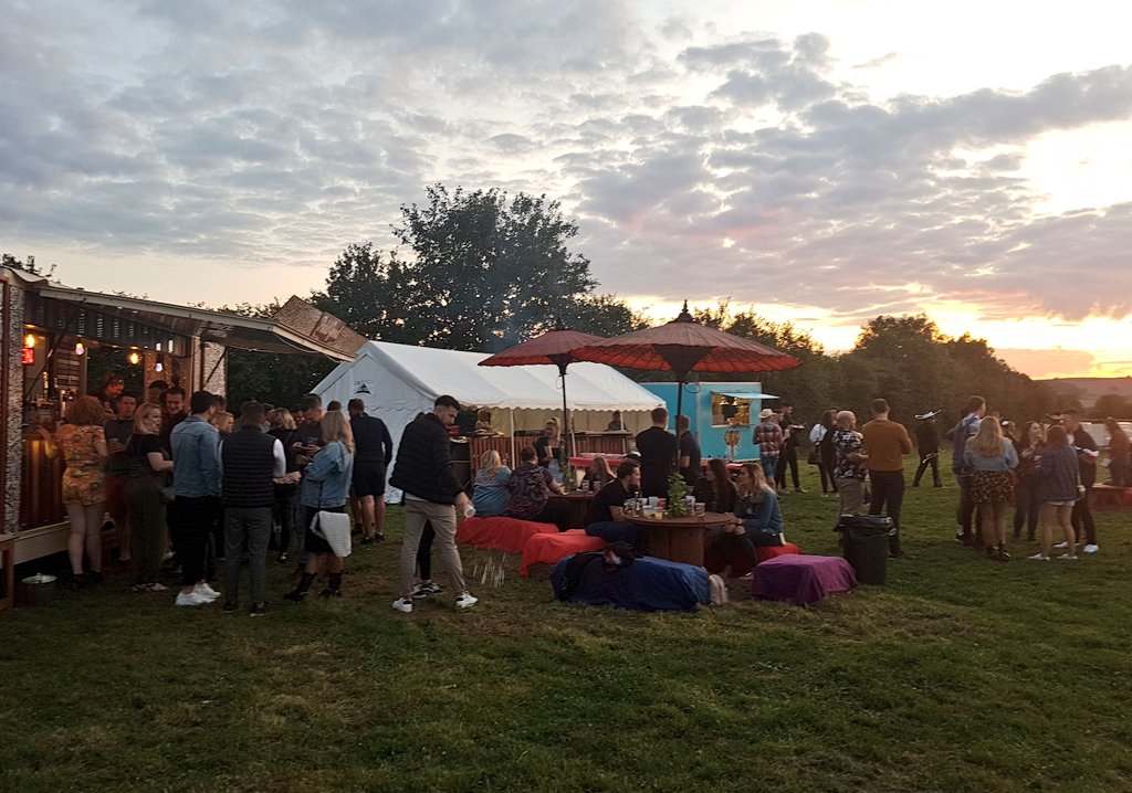 JSWHARFE's tweet photo. U5 6k on rent party!! What a fantastic evening!! We are set for a BIG FY2020!! #U5ALIVE #fieldgood https://t.co/TGTqI8YORN