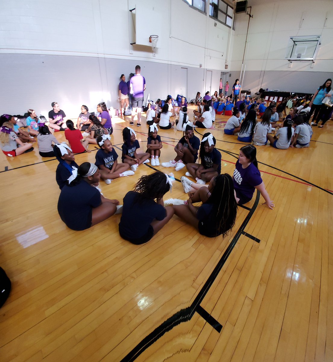 CoachTAnderson1's tweet photo. @expresscheer were great host. Especially our buddy Courtney. Thanks again @disdactivities 
#GameOn

#GetInvolved 

#SoManyActivities 

#DallasISDCheer https://t.co/M0wVzq9ZoY