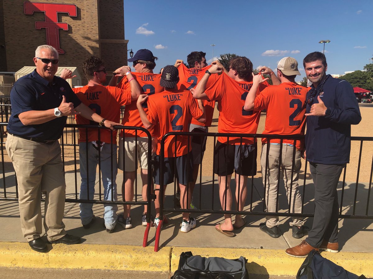 BabeLaufenberg's tweet photo. Luke’s buddies representing. Way to go, guys. Now, let’s go Miners. ⁦@UTEPFB⁩ ⁦@UTEPAthletics⁩ https://t.co/WAIYbbXm1Q