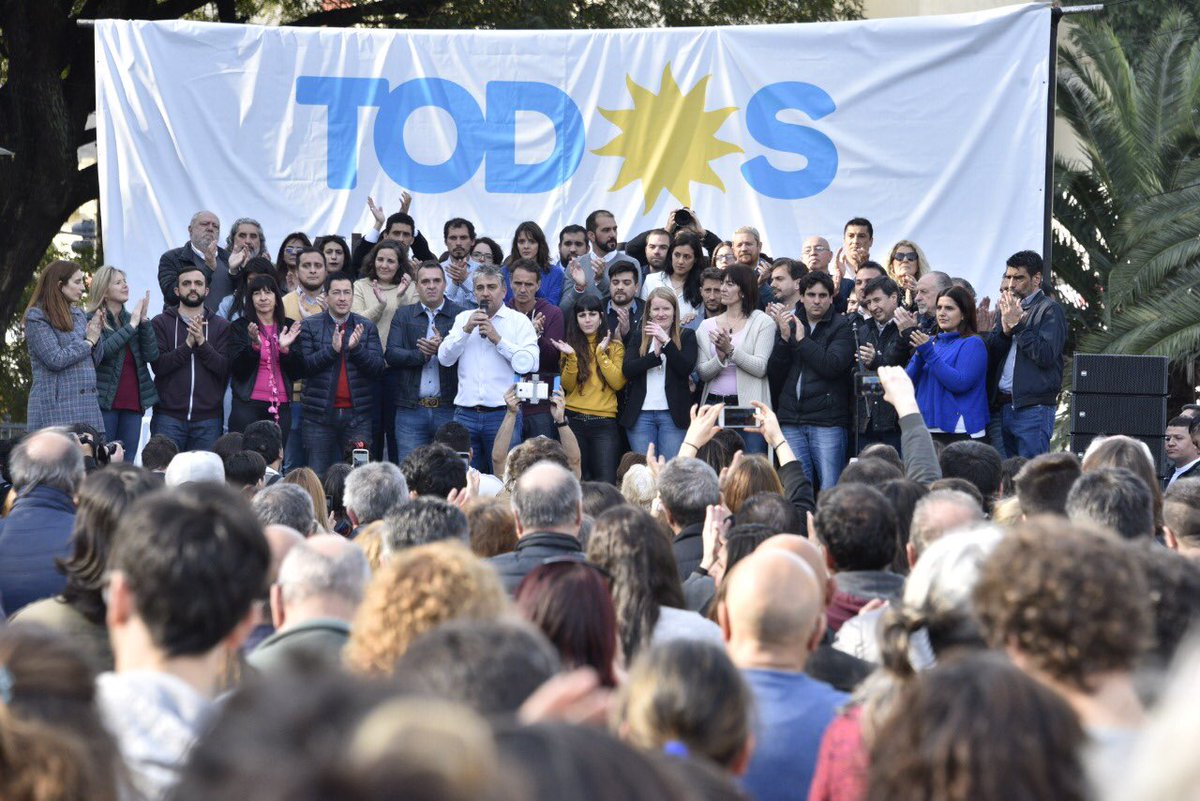 EriPorris's tweet photo. Un orgullo integrar la lista de unidad del @FrenteDeTodosVL repleta de compañeros y compañeras comprometidas con nuestro pueblo!

Gracias por acompañarnos en el lanzamiento de la campaña! 🌞
#VicenteLopez

#LorenzoIntendente
#AxelGobernador 
#AlbertoPresidente https://t.co/MNIrPY94Nl