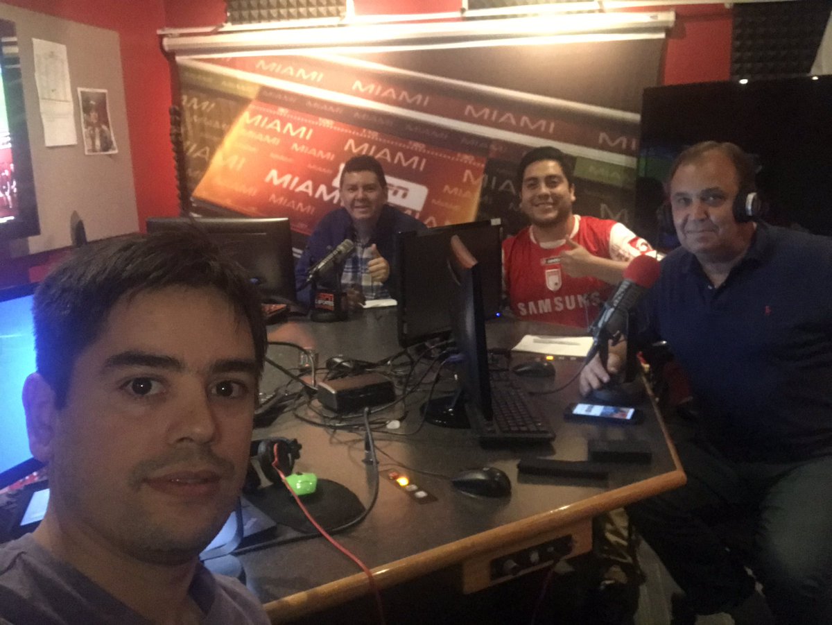¡Bajamos el telón en <a href="/ESPNDRadio/">ESPN Deportes Radio</a> con la última transmisión de fútbol de la emisora!

Junto a @OOSalazarFutbol, <a href="/poeta_LeoVega/">Leo Vega</a> y Julián Barbosa, estamos para Alebrijes y Toluca.

#SeapagaESPNDRadio