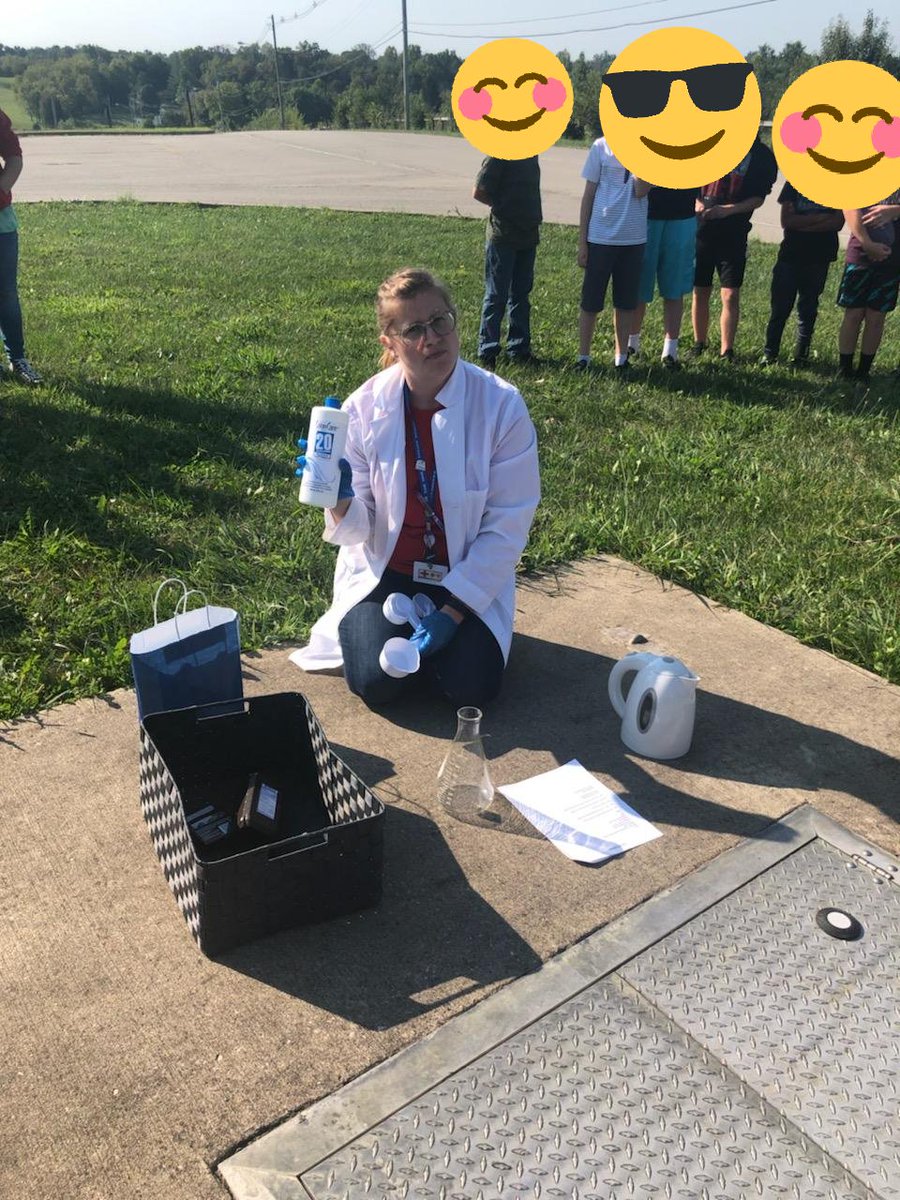 Nicole8482's tweet photo. Today we studied variables using a fun experiment of creating elephant toothpaste! #teamoldham #ocrocks #steamteacher #weareeast @patriotrobson @ICParrott https://t.co/RM8aIDrVU9