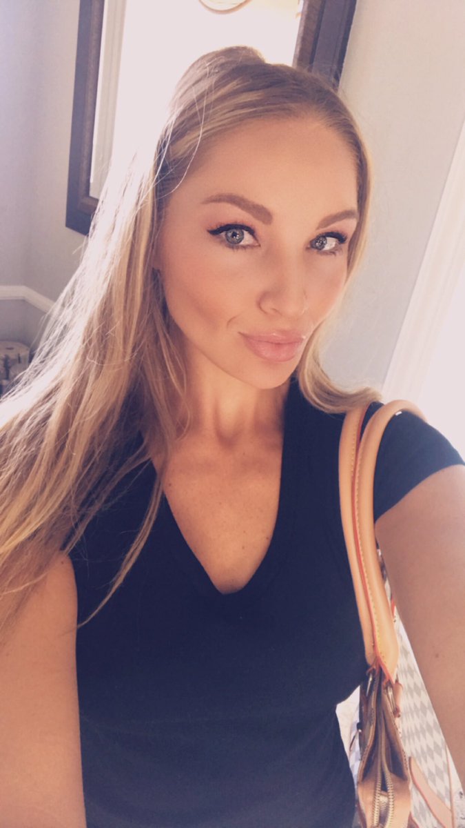 czechfit's tweet photo. Hey!!  If your not following me on Instagram here’s my handle!!!! #instagram @czechfit  #follow #me #love #you https://t.co/OVqHCvSrOK