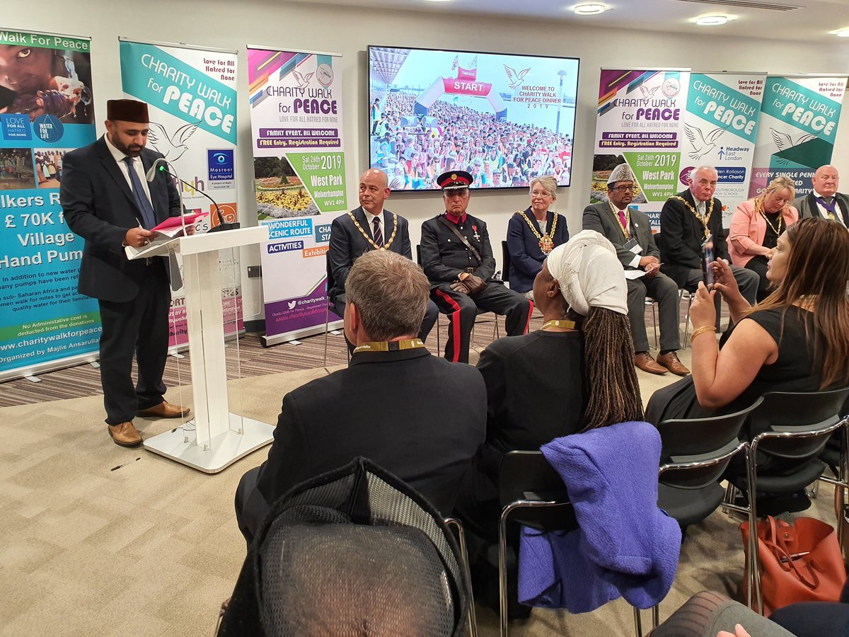 amea_wm's tweet photo. Formal session started with Quran recitation, chaired by Mr Rafi Bhatti Vice Chair of @charitywalk_uk, event &amp; CWFP introduction by Wasim Shah, Regional Co-ordinator Charity Walk for Peace, West Midlands Region &amp; Welcome address by Councillor Claire Darke, Mayor of Wolverhampton https://t.co/4sOyK5SdIT