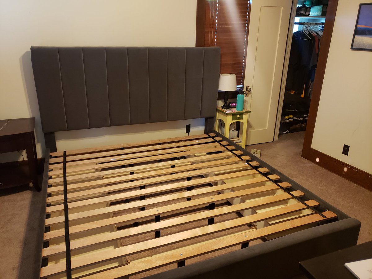 AZRKirk's tweet image. Good looking bed frame! Too bad @sitnsleep didn't deliver our matress when they said they would, with less than 24 hours notice! 🤷‍♂️ #IllFitting