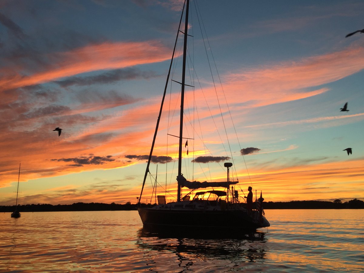 westmarine's tweet image. #Sunsets never get old. #boatingislife