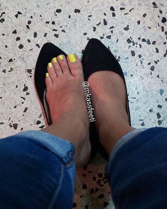 In love with my neon yellow, U? https://t.co/axYCrfb7Bd<a href="/tag/footfetish"class="tags"><span>#footfetish</span></a><a href="/tag/feetlovers"class="tags"><span>#feetlovers</span></a><a href="/tag/foot"class="tags"><span>#foot</span></a><a href="/tag/pies"class="tags"><span>#pies</span></a><a href="/tag/worship"class="tags"><span>#worship</span></a><a href="/tag/footjob"class="tags"><span>#footjob</span></a>