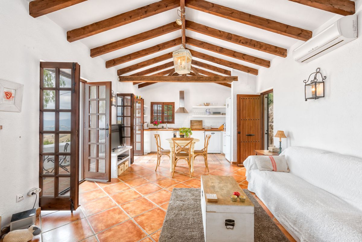 solagacom's tweet photo. A must-see, Casa Flores is an Andalusian dream home next to the white village of Mijas! 😍 - https://t.co/bqPMCWy5tZ 

#thinkspain #spain #CostadelSol #CDS #travel #romantic #aww #vacationrentals #andaluz https://t.co/tvRSDkU152