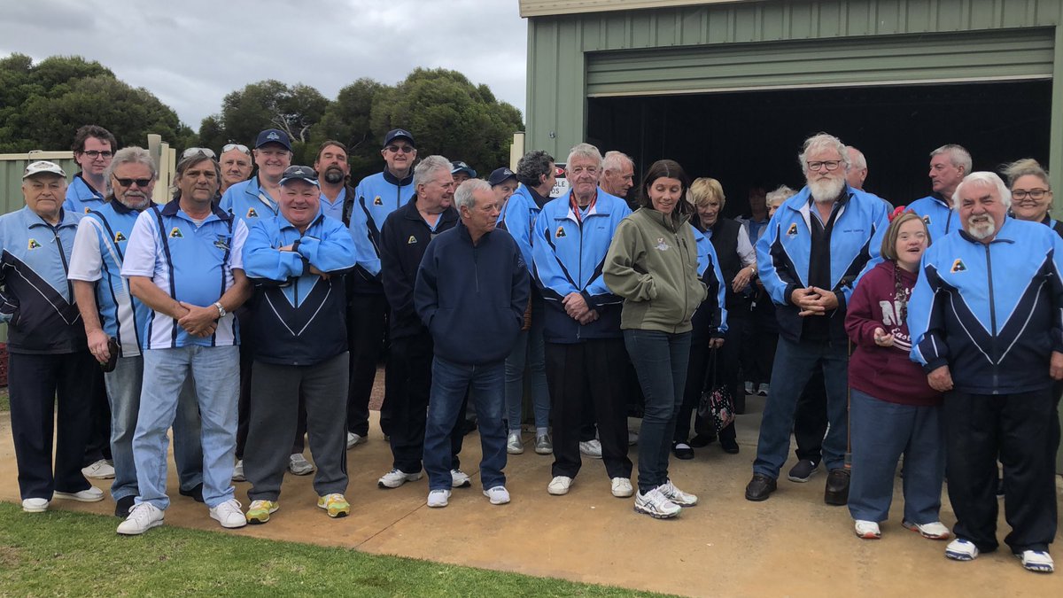 Even thought the weather was against us, had great afternoon opening the new <a href="/BowlsVictoria/">Bowls Victoria</a> Metro pennant season at Altona North BC with @HBCC_CrGates Thanks also to <a href="/HobsonsBayCC/">Hobsons Bay Council</a> who have committed extensive renovations to their clubhouse <a href="/BowlsAustralia/">Bowls Australia</a>