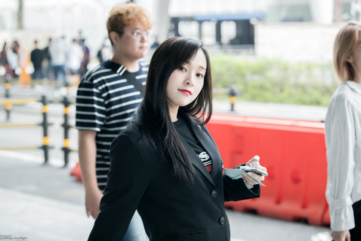 LM_TwoHyeoni's tweet photo. 190908 드림캐쳐 ICN 입국 가현
#드림캐쳐 #Dreamcatcher 
#가현 #GAHYEON 
@hf_dreamcatcher

진짜 너무 오랜만이야 !! https://t.co/NllLwSatRl