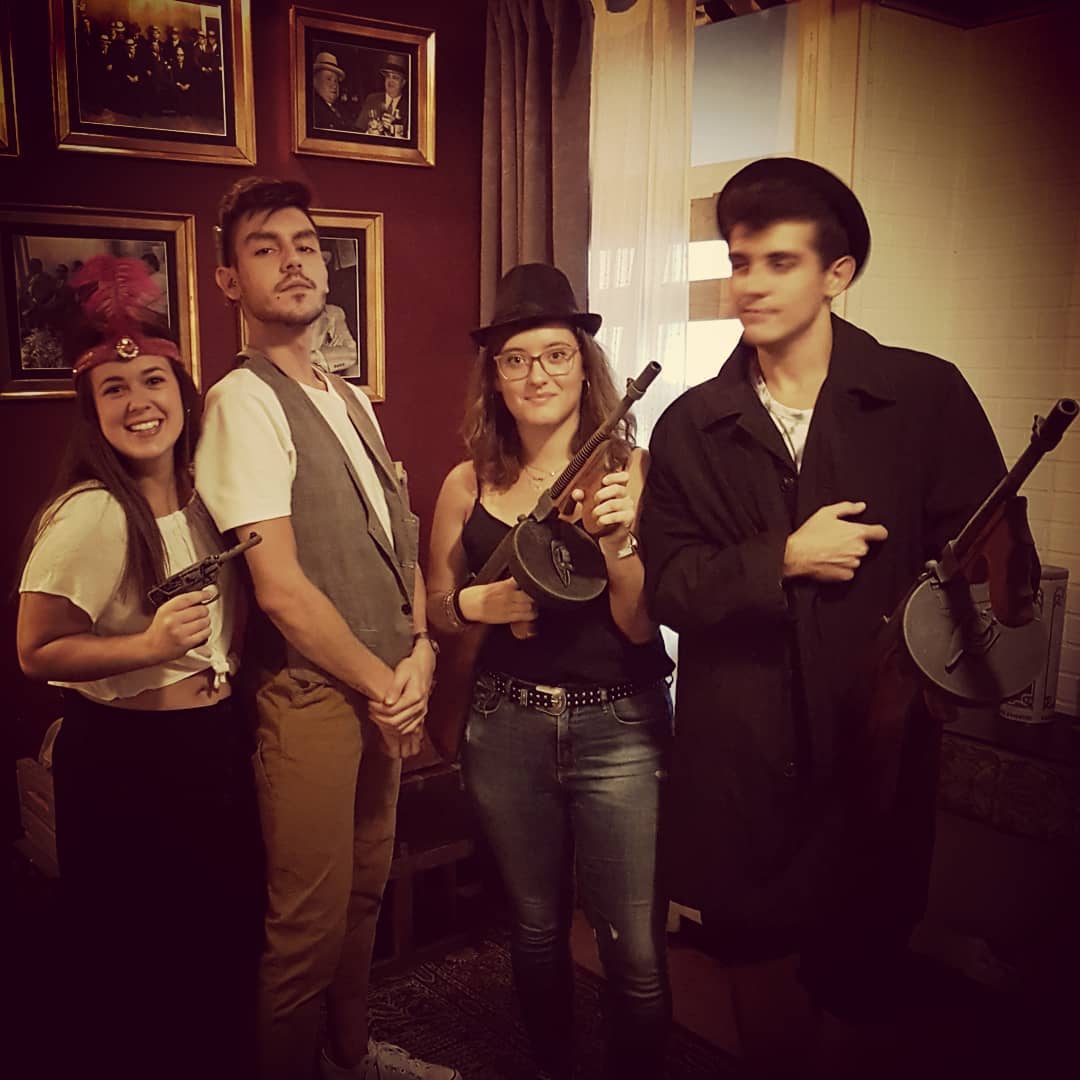 Roomin_Escape's tweet photo. Gran equipo con sus "temores", se adentra en la Guarida de la Mafia y consigue escapar y encerrar a Carlo Gambino. ¡Felicidades!
#RoomEscape #Familia #Amigos #Parejas #Barcelona #EscapeRoom
Reservas : 💻 https://t.co/J9RbE8aku2 / ☎️ 651318471 https://t.co/bKdoO2muvp