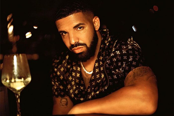 RapUp's tweet image. Drake will reportedly drop a new album in November 👀👀 bit.ly/2kx5vdK