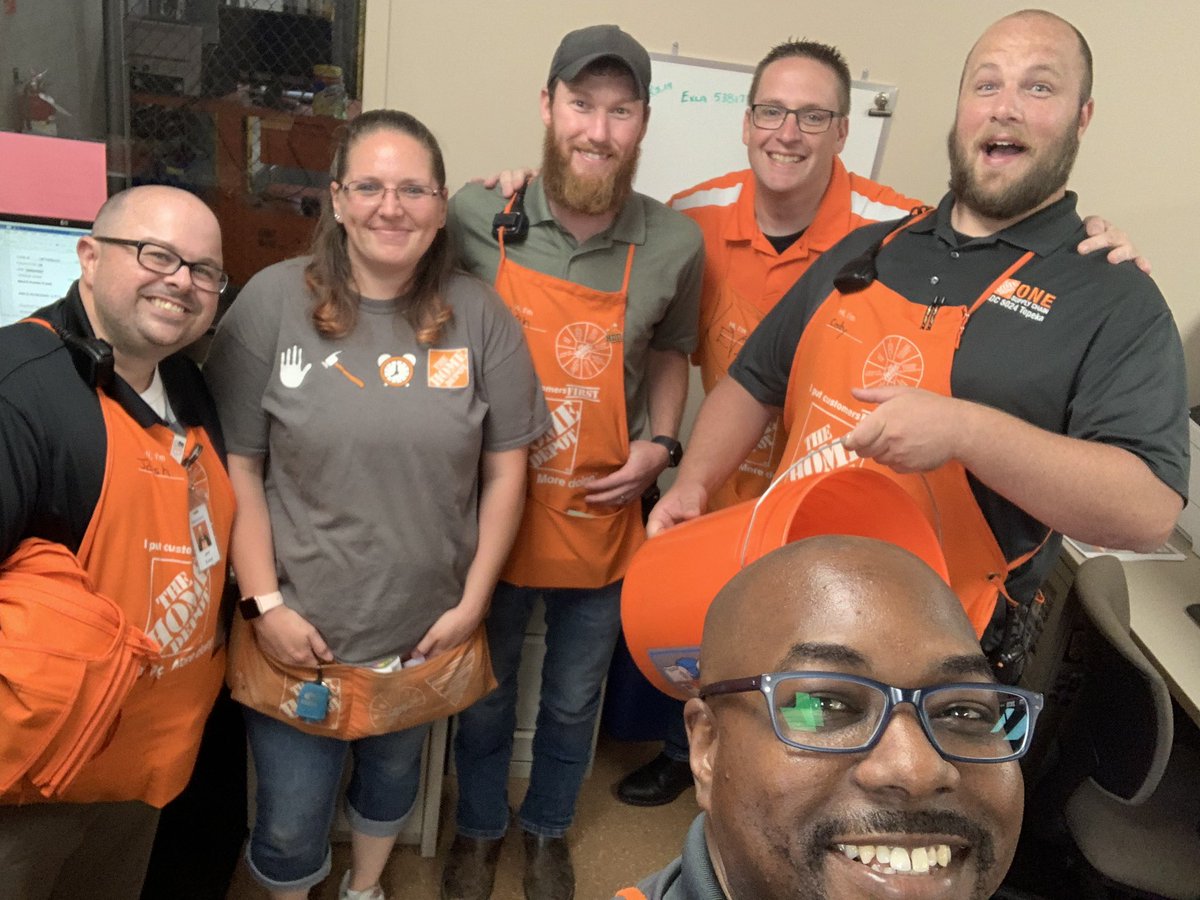 Aaron_5024's tweet photo. Melissa has been a great addition to the key 3 office and continues to use her years of experience in the operation. We appreciate all your help and support. #OwnTheMoment5024 https://t.co/Fy7zeszPJZ