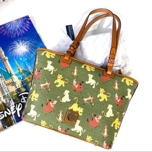 littleblogofjoy's tweet photo. #Poskmark Up to 70% OFF Select Dooney & Bourke #Disney Handbags, Totes, Wallets and More > https://t.co/sQxbAzCwlz #Fashion #Disneyland #DisneyWorld https://t.co/7YDydZQMkQ
