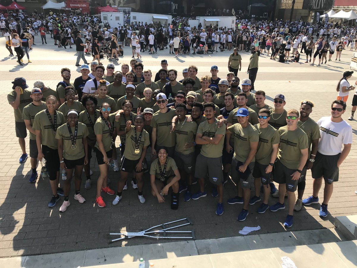 Let's take it back to yesterday's #Saints5K. We appreciate the love <a href="/Saints/">New Orleans Saints</a> 

Good luck tomorrow!!

📸 bit.ly/2lCuiNW (credit: <a href="/LayneMurdochJr/">Layne Murdoch Jr</a>)

#NOLAsTeam⚔️