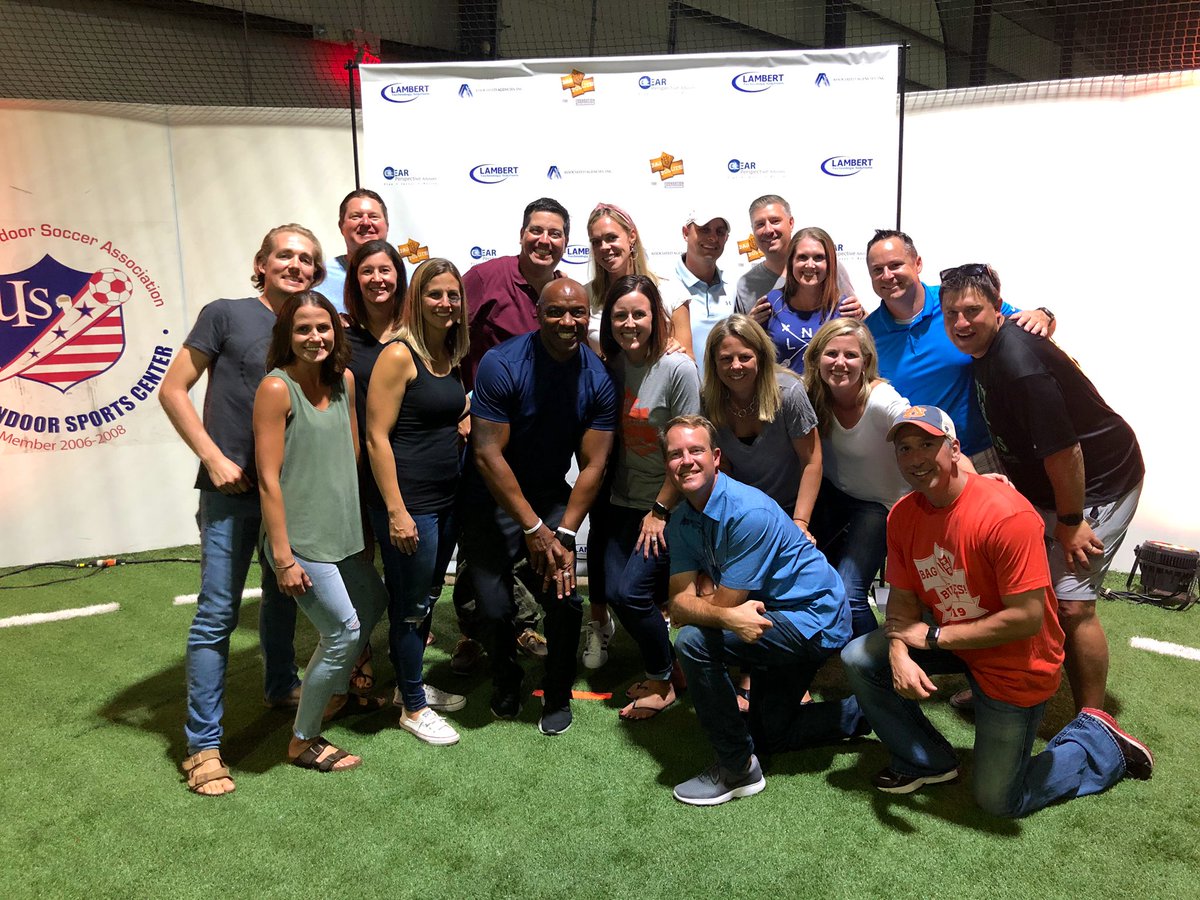 paytonsun's tweet photo. This whole crew is headed to @flagshipfox. #STCCrew https://t.co/VeKXQbCvqV