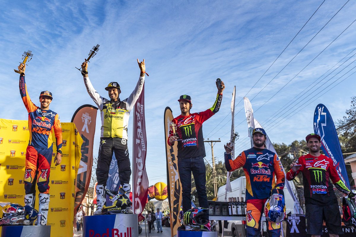 🇨🇱 #Atacamarally2019 Una vez más nos atrevimos a vivir el desierto 🤘🔥

🇬🇧#Atacamarally2019 Once more we dare to lived the desert 🤘🔥

📷: @rally_zone

#Atacamarally2019  #crosscountry #race #crosscountryrally #chile #tierraamarilla #FIM #FIMcrosscountryrally