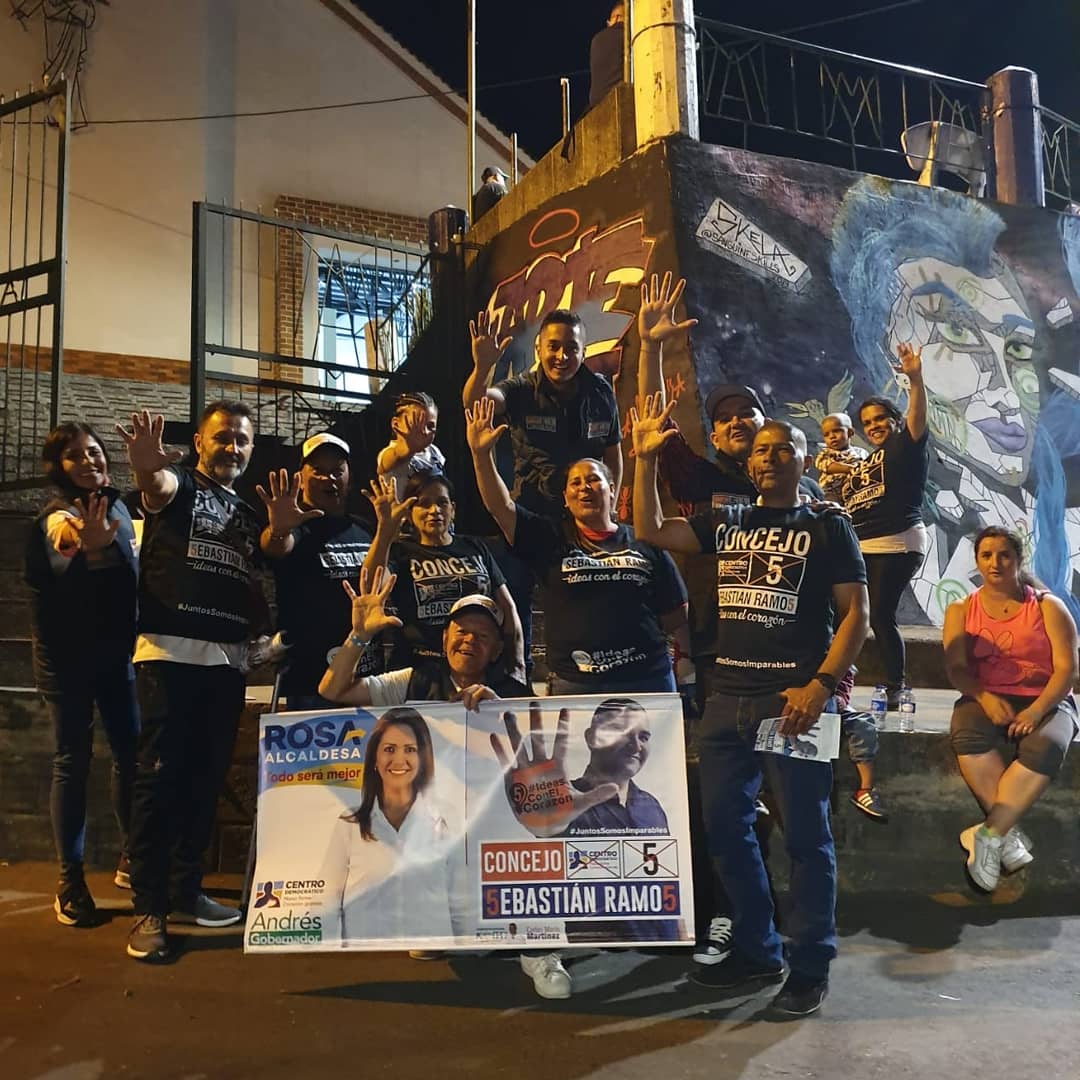 soysebasramos's tweet photo. Por las calles del barrio el Rosario.Esto se gana mirando a los ojos y hablando con sinceridad, esto se gana con trabajo duro, caminando, escuchando, entendiendo.Este próximo 27 de Octubre se verá reflejado en las urnas. Así será porque juntos somos imparables
#DeBarrioEnBarrio https://t.co/rNPjAk6gsJ
