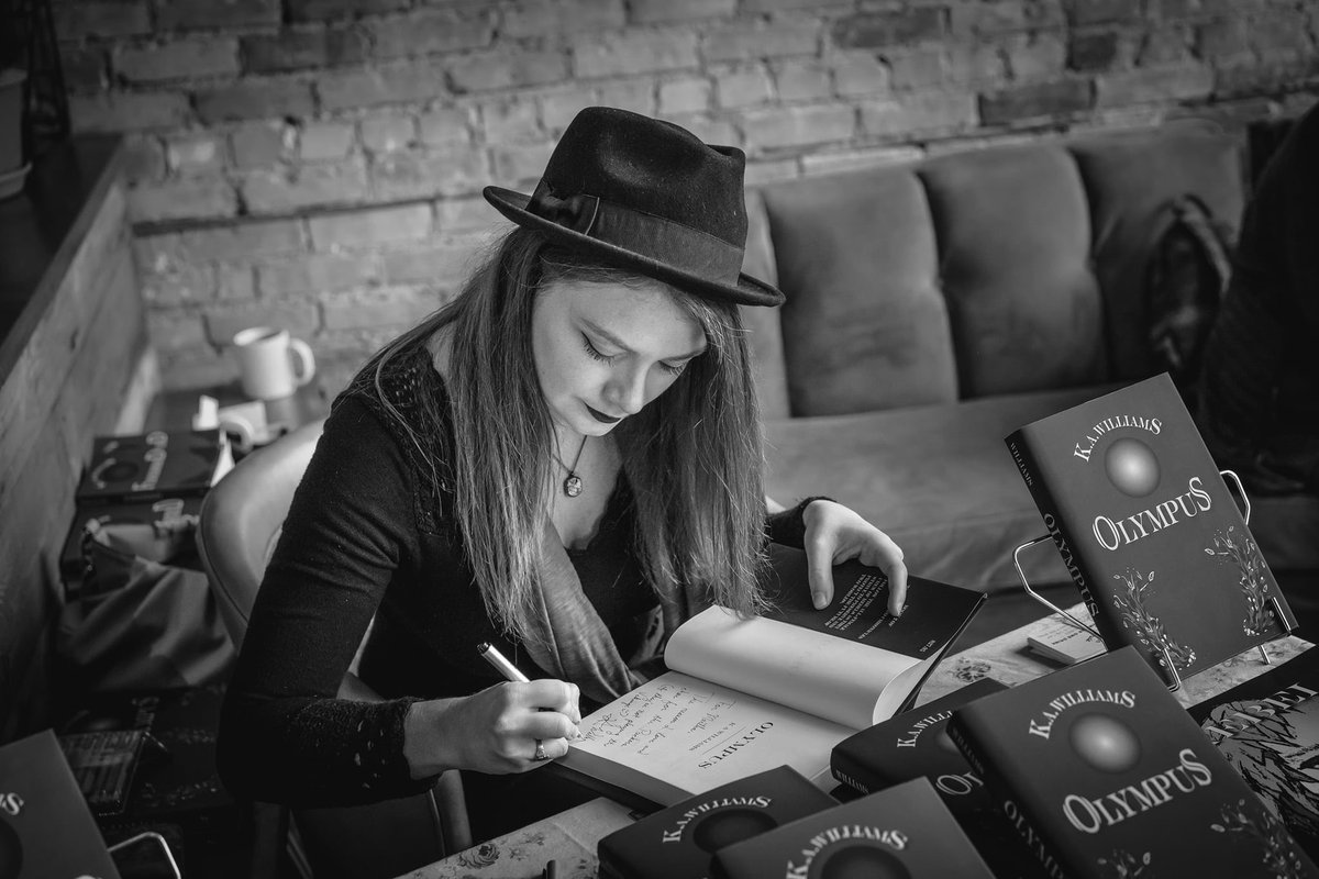 Krilliams's tweet photo. The festival fedora hath risen again. Olympus is off to a rip roaring start. How is the rest of the #writingcommunity fairing this fine evening? https://t.co/aziWehTwTU