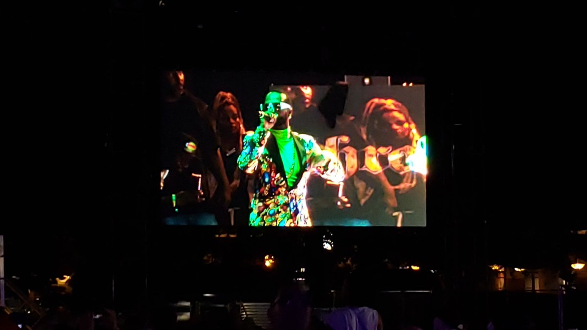 itsthemjmane's tweet photo. The highlight of @onemusicfest was when Three Six Mafia got back together for an epic set!
#BlackDragonHouse #BDHDigital #InTheseMediaStreets #Atlanta #OneMusicFest #Memphis #ThreeSixMafia #DaMafia6ix #music #musicfest #musicfestival #rap #hiphop #rnb #indiemusic https://t.co/EYsR0hJbZQ