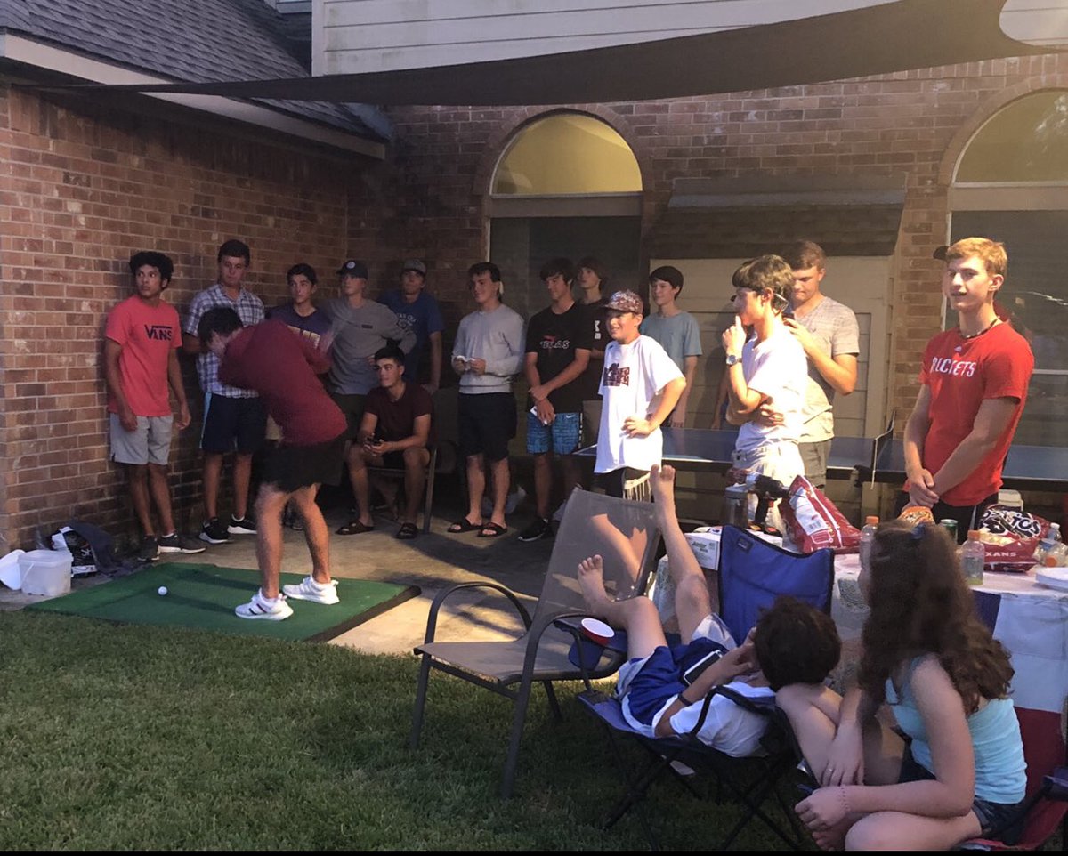 ccwildcatgolf's tweet photo. The Creek Boys had a great time at the Pre-Season kickoff party tonight and made some memories that will be remembered for years to come 😂🏌🏽♂️#goodtimes #WildcatFun #brokenwindow #ricochet #greatfood #WildcatPride https://t.co/DLCziqDpnQ