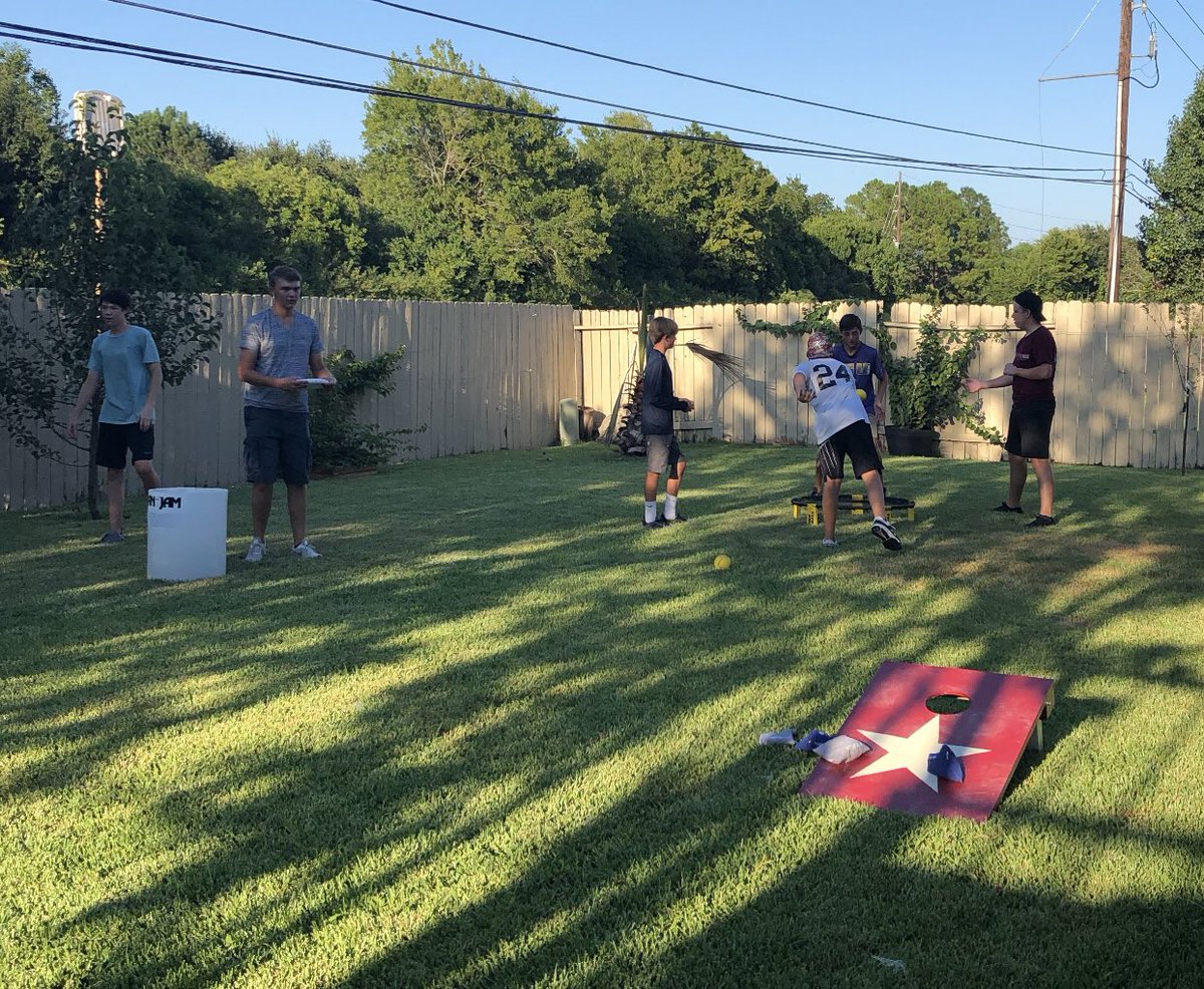 ccwildcatgolf's tweet photo. The Creek Boys had a great time at the Pre-Season kickoff party tonight and made some memories that will be remembered for years to come 😂🏌🏽♂️#goodtimes #WildcatFun #brokenwindow #ricochet #greatfood #WildcatPride https://t.co/DLCziqDpnQ