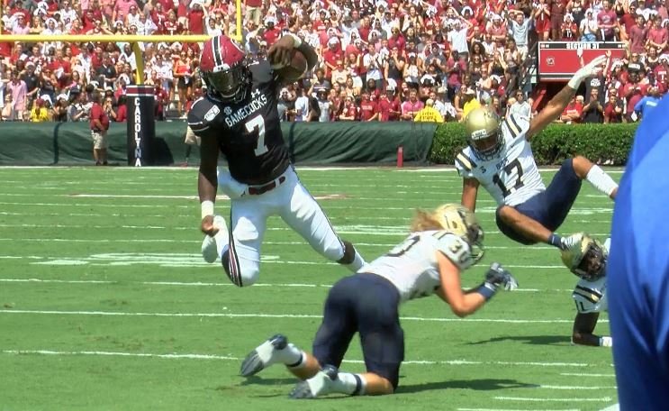 Justin_Biegel's tweet photo. Coming up in a few minutes on Saturday #SportsXtra 🏈
#PicturePreview @Live5News https://t.co/ETFrn7PRA7