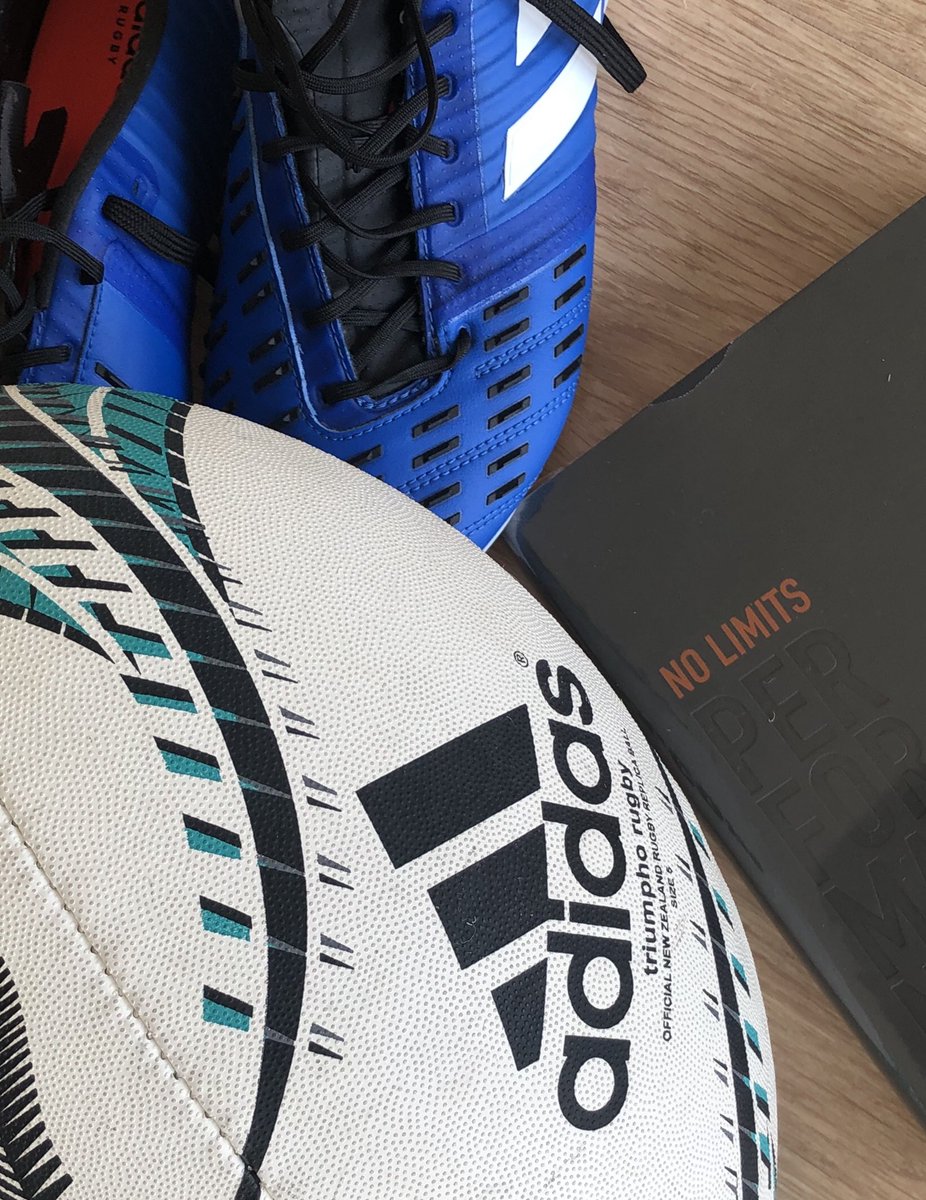 dave_alred's tweet photo. Checking the complete kickers performance kit (tee coming soon) malice elite predator - with grip on impact technology - a ball with even compression -‘no limits performance journal’ to check progress & on line tutorials from @DairMagazine @adidasUK #nolomits https://t.co/K3FsFGJAAB